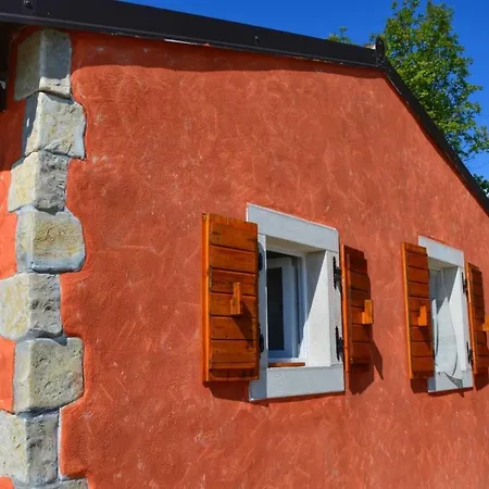 House In Nature 公寓 Tinjan