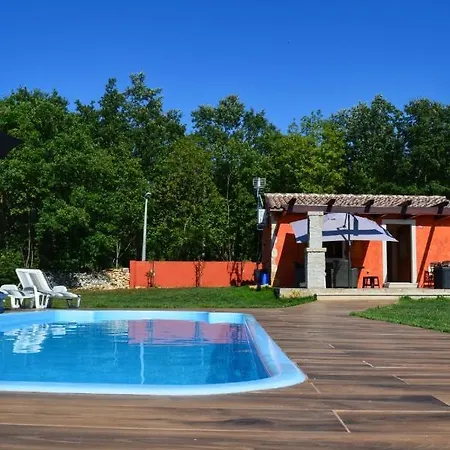 Apartman House In Nature